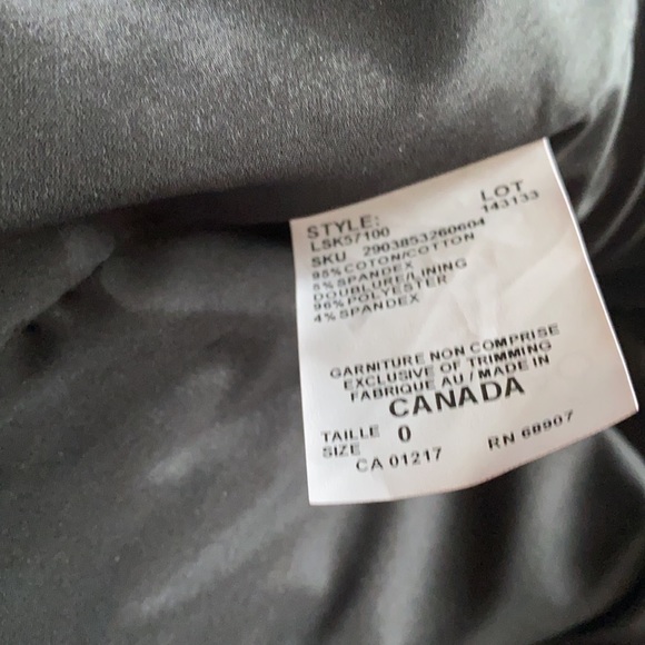 Le Chateau Blue pencil skirt in size 0. - Picture 8 of 10